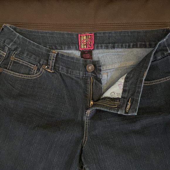 🎉SALE🎉Torrid Dark Wash Straight Leg Jeans size 20 - Picture 5 of 7